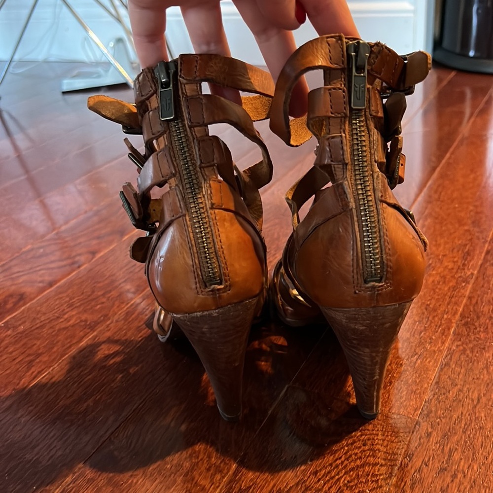 FRYE brown leather stewpot Moto heels w buckle, size 7.5 - Picture 6 of 10